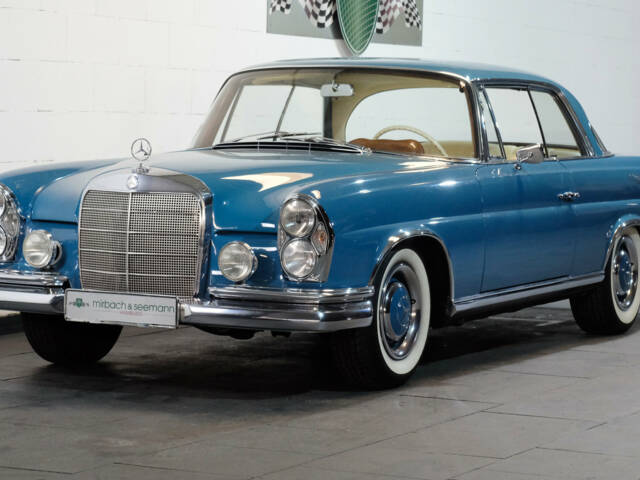 Mercedes-Benz 250 SE