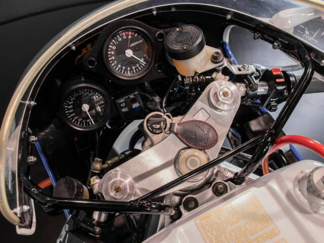 Honda VFR 750R RC 30