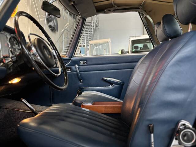 Mercedes-Benz 280 SL