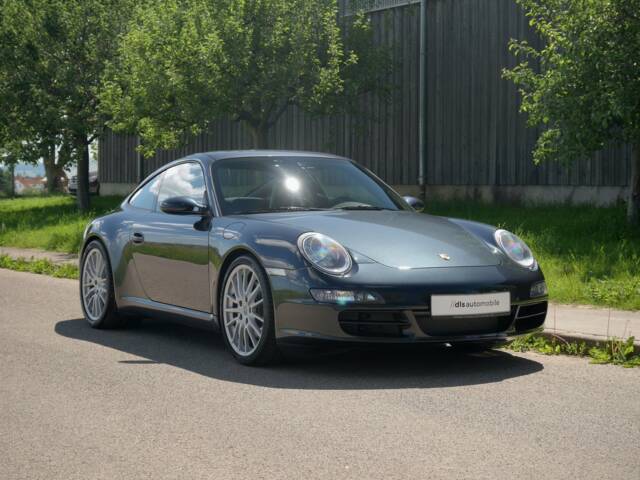 Image 1/33 of Porsche 911 Carrera S (2005)