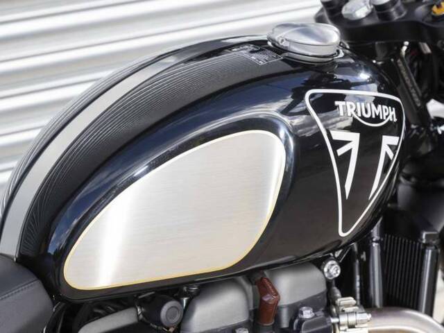 Triumph Scrambler 1200 Bond Edition
