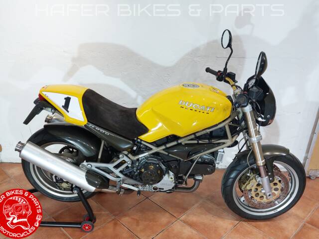 Ducati Monster 900