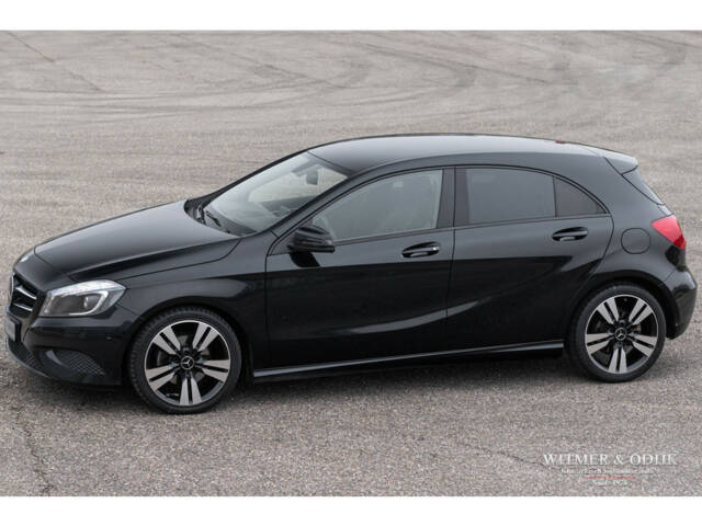 Image 1/32 of Mercedes-Benz A 180 (2014)