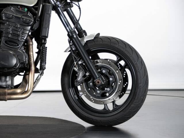 Triumph Trident 900
