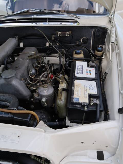 Mercedes-Benz 200 D