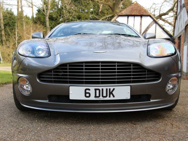 Aston Martin V12 Vanquish S