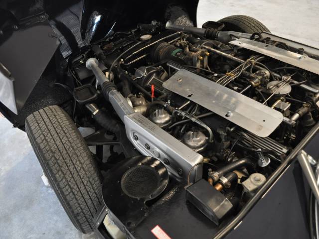 Jaguar E-Type V12 (2+2)