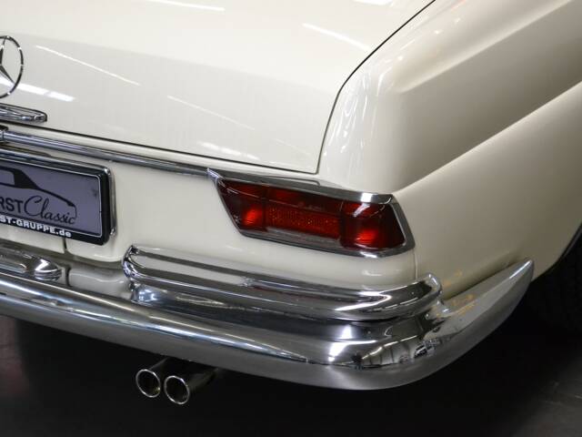 Mercedes-Benz 250 SE
