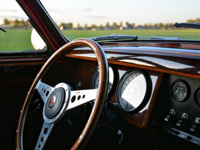 Jaguar Mk II 3.8