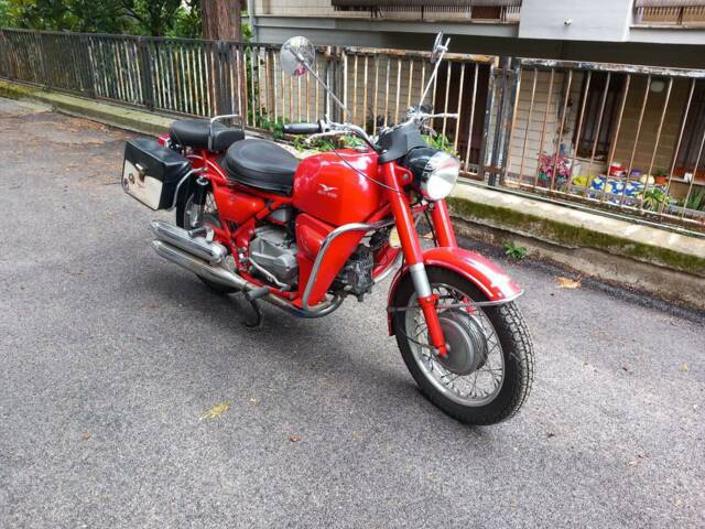 Immagine 1/10 di Moto Guzzi DUMMY (1971)