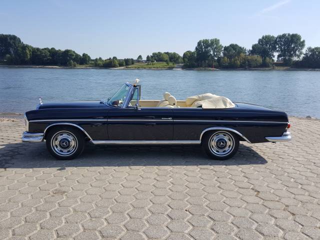 Mercedes-Benz 300 SE