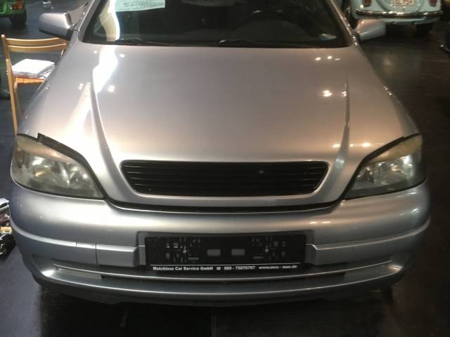 Afbeelding 1/8 van Opel Astra 2.2 16V (2001)