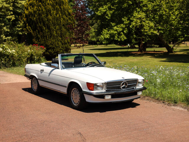 Bild 1/85 von Mercedes-Benz 560 SL (1986)