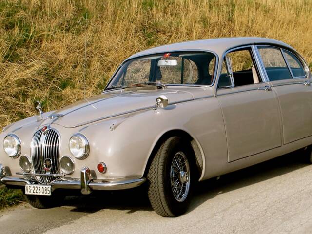 Jaguar 240