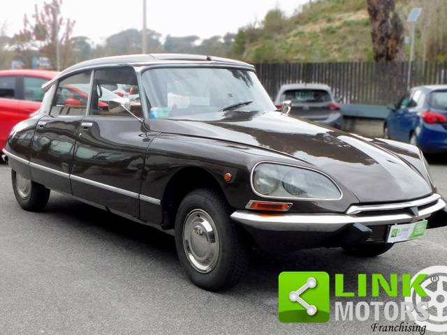 Image 1/9 of Citroën DS 21 Pallas (1973)