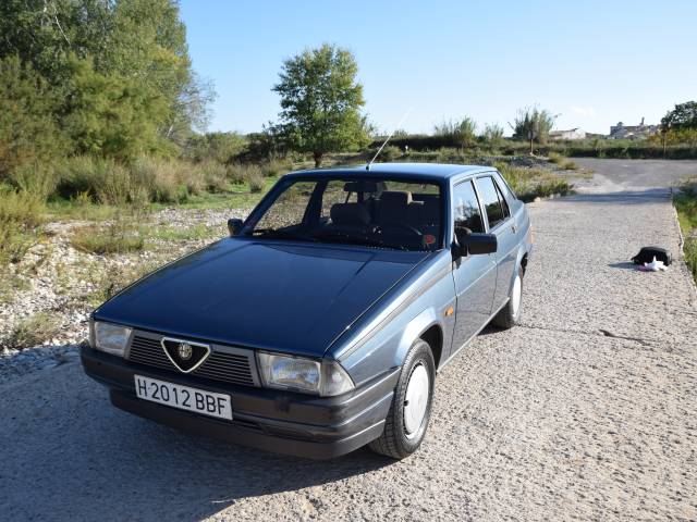 Image 1/49 of Alfa Romeo 75 2.0 (1986)