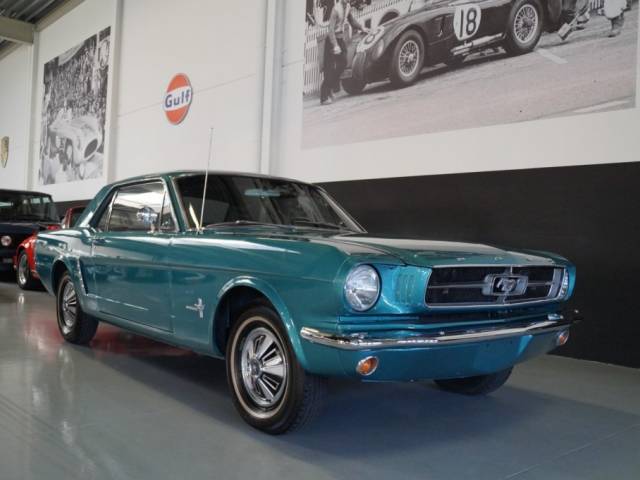 Ford mustang 200