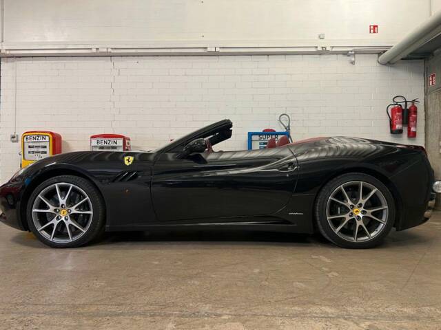 Image 1/19 de Ferrari California (2010)