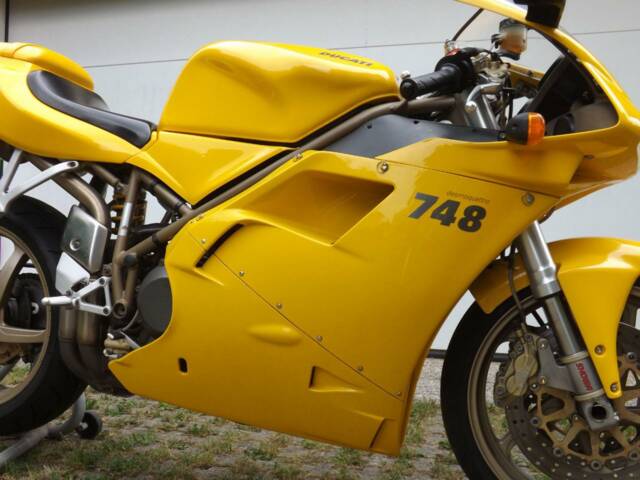 Ducati 748 Biposto