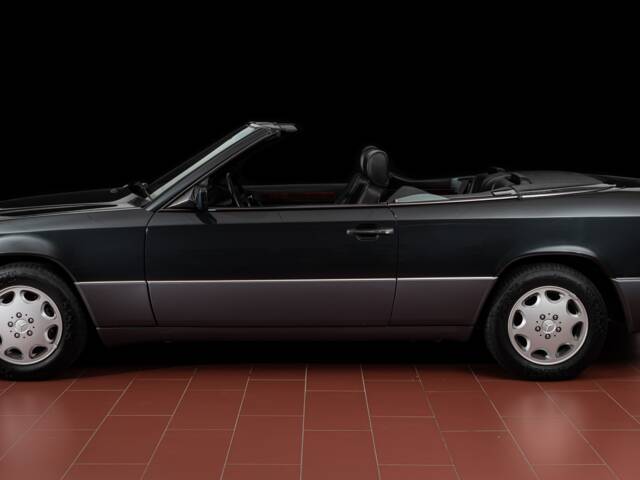 Mercedes-Benz 300 CE-24