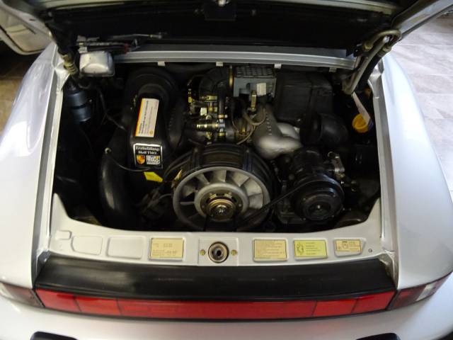 Porsche 911 Carrera 3.2 "25 years 911"