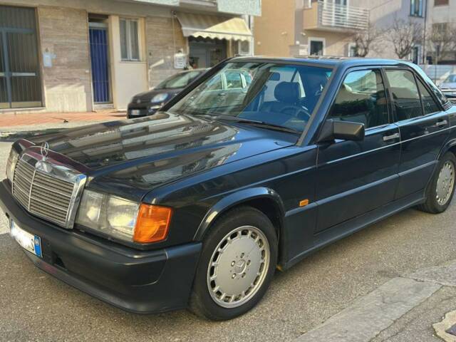 Imagen 1/10 de Mercedes-Benz 190 E 2.3-16 (1986)