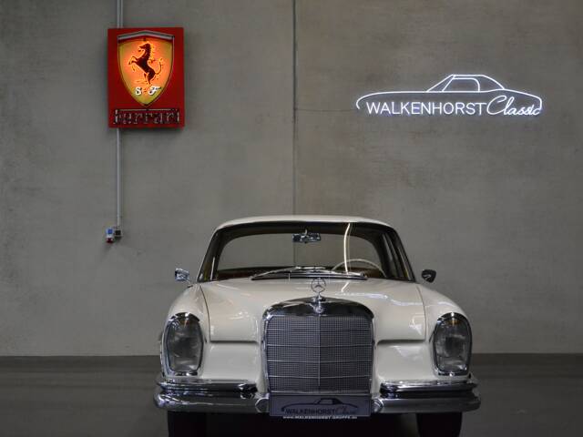 Mercedes-Benz 250 SE