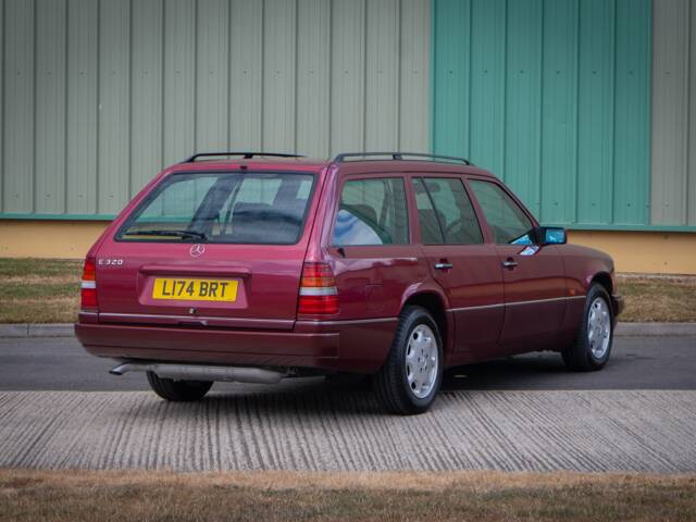 Mercedes-Benz E 320 T