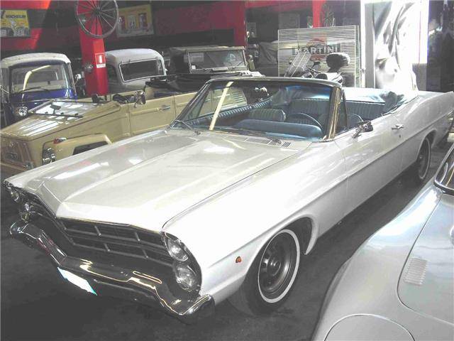Image 1/10 of Ford Galaxie 500 V8 (1967)