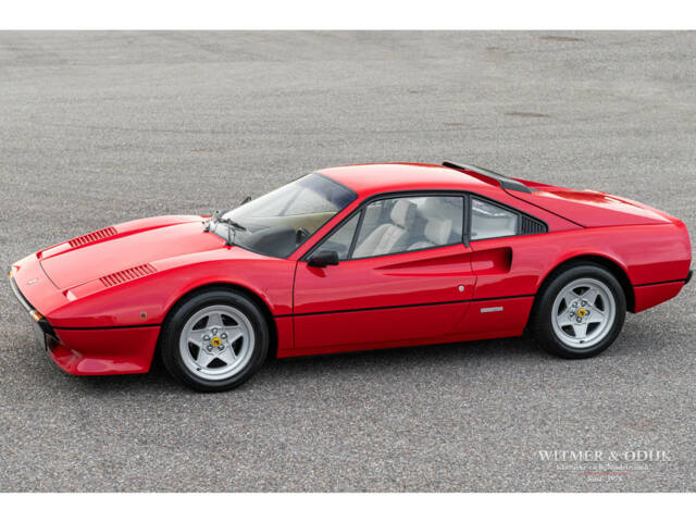 Immagine 1/31 di Ferrari 308 GTBi (1982)