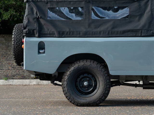 Land Rover 109