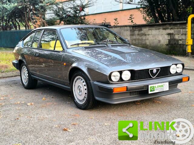 Bild 1/10 von Alfa Romeo GTV 6 2.5 (1980)