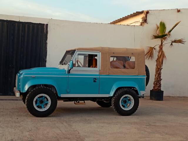 Land Rover Defender 90