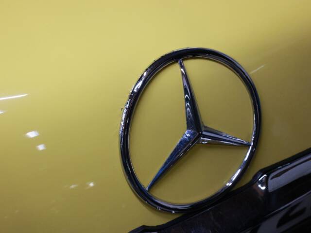 Mercedes-Benz 500 SL