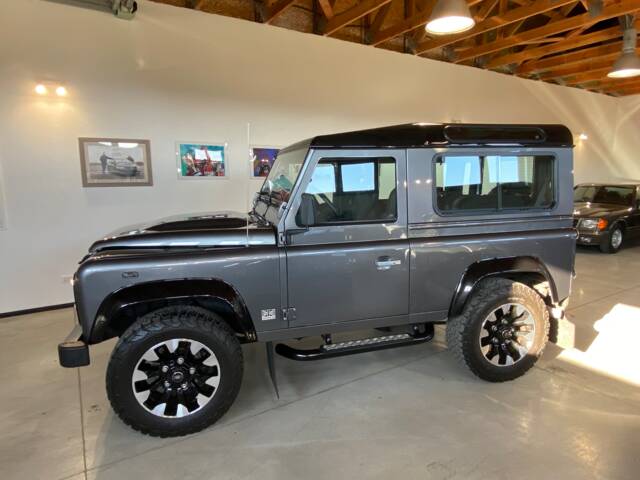 Land Rover Defender 90 Works V8 "70th Edition"