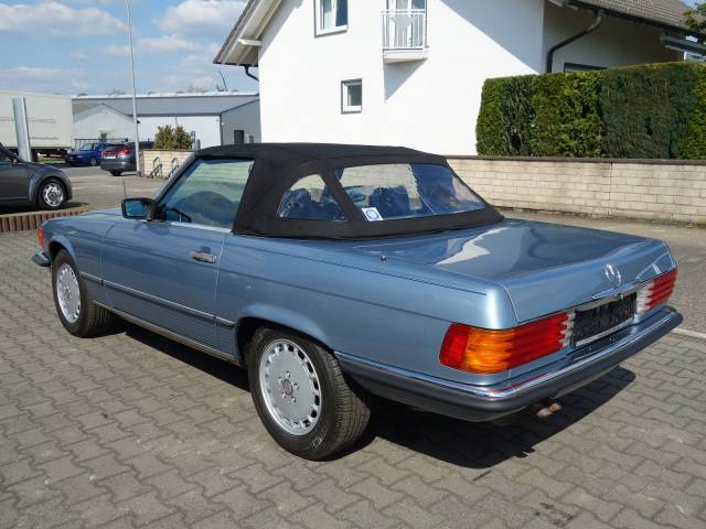 Mercedes-Benz 560 SL