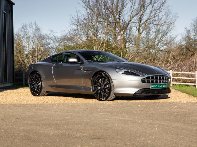 Image 1/50 of Aston Martin DB 9 GT &quot;Bond Edition&quot; (2015)