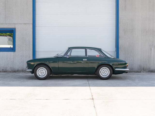 Alfa Romeo Giulia GT 1300 Junior