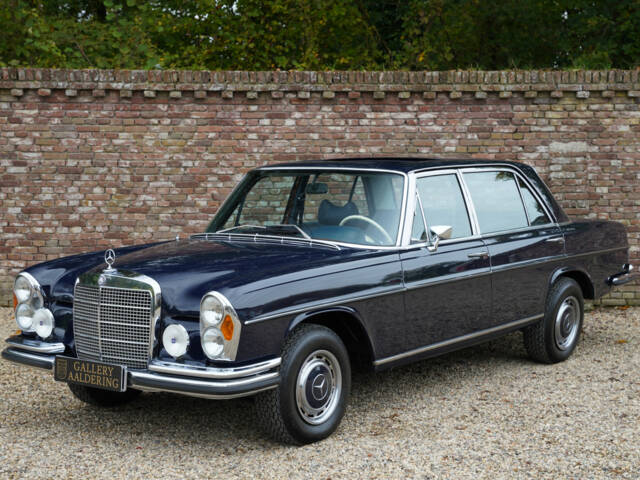 Bild 1/50 von Mercedes-Benz 300 SEL 6.3 (1970)