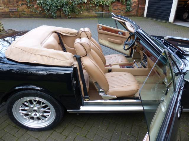Aston Martin V8 EFi Volante
