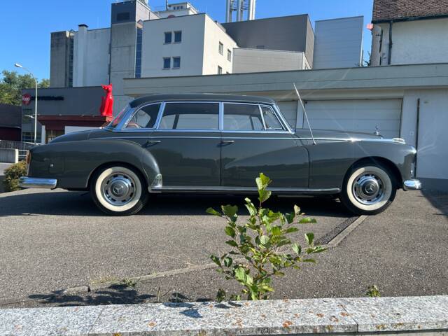 Mercedes-Benz 300 d