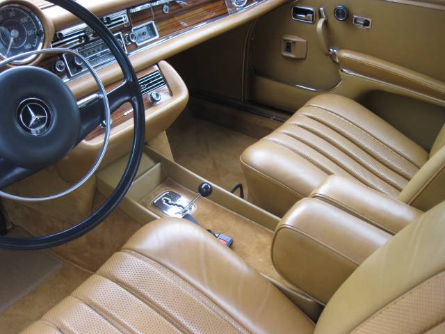 Mercedes-Benz 280 SE