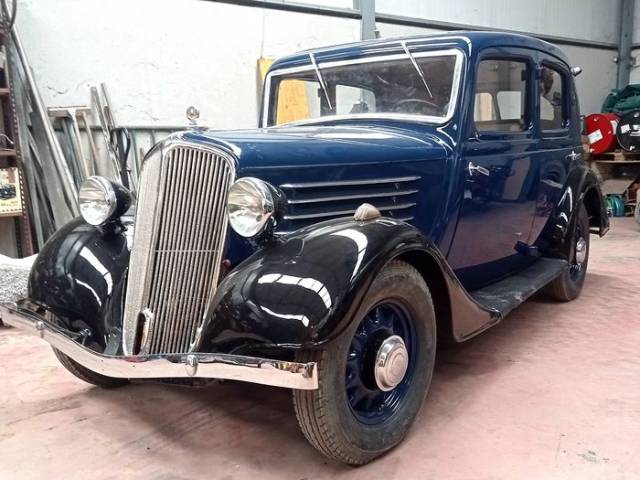 Image 1/3 of Renault Primaquatre (1935)