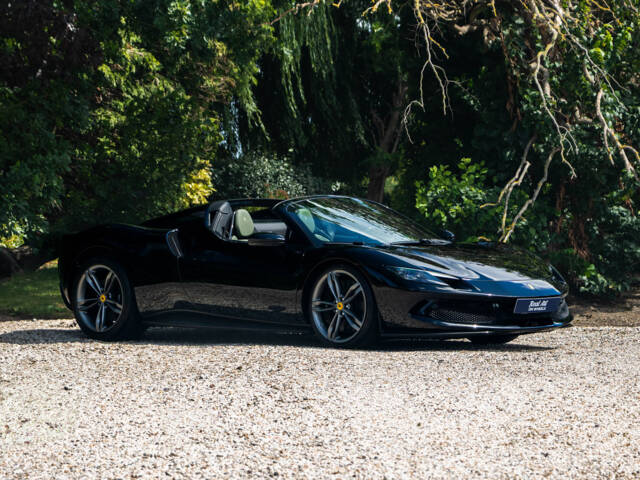 Image 1/15 of Ferrari 296 GTS (2024)