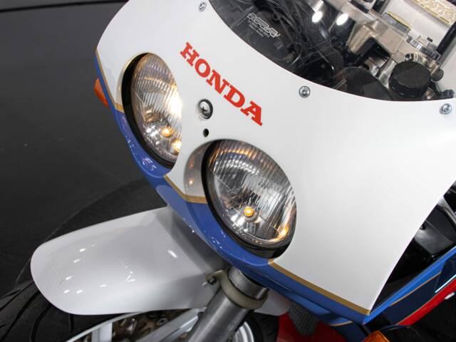Honda VFR 750R RC 30
