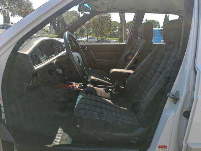 Mercedes-Benz 190 E 1.8