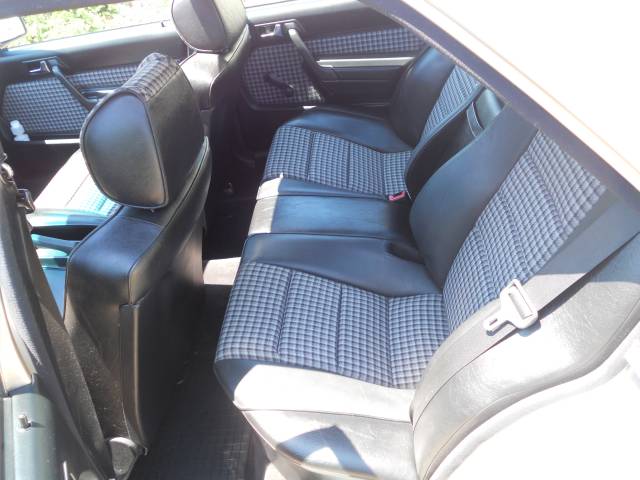 Mercedes-Benz 190 E 2.3-16