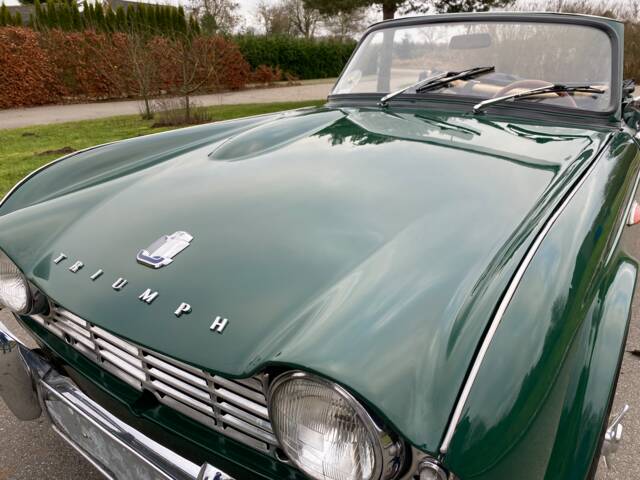 Triumph TR 4
