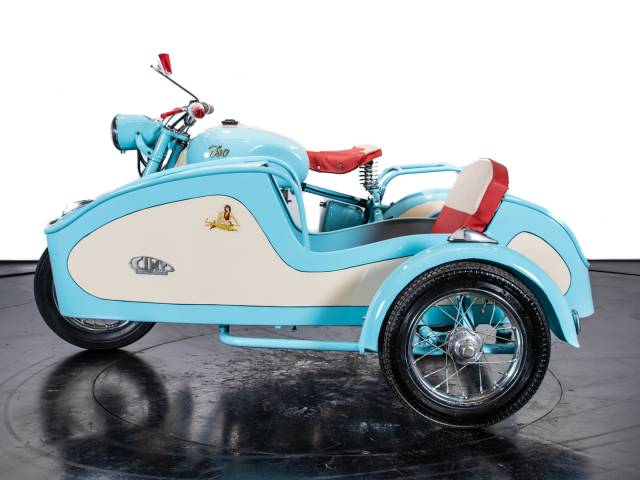 Image 1/38 of Iso Rivolta DUMMY (1952)