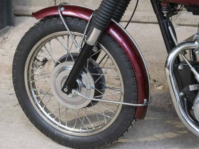 Triumph T 100 R Daytona